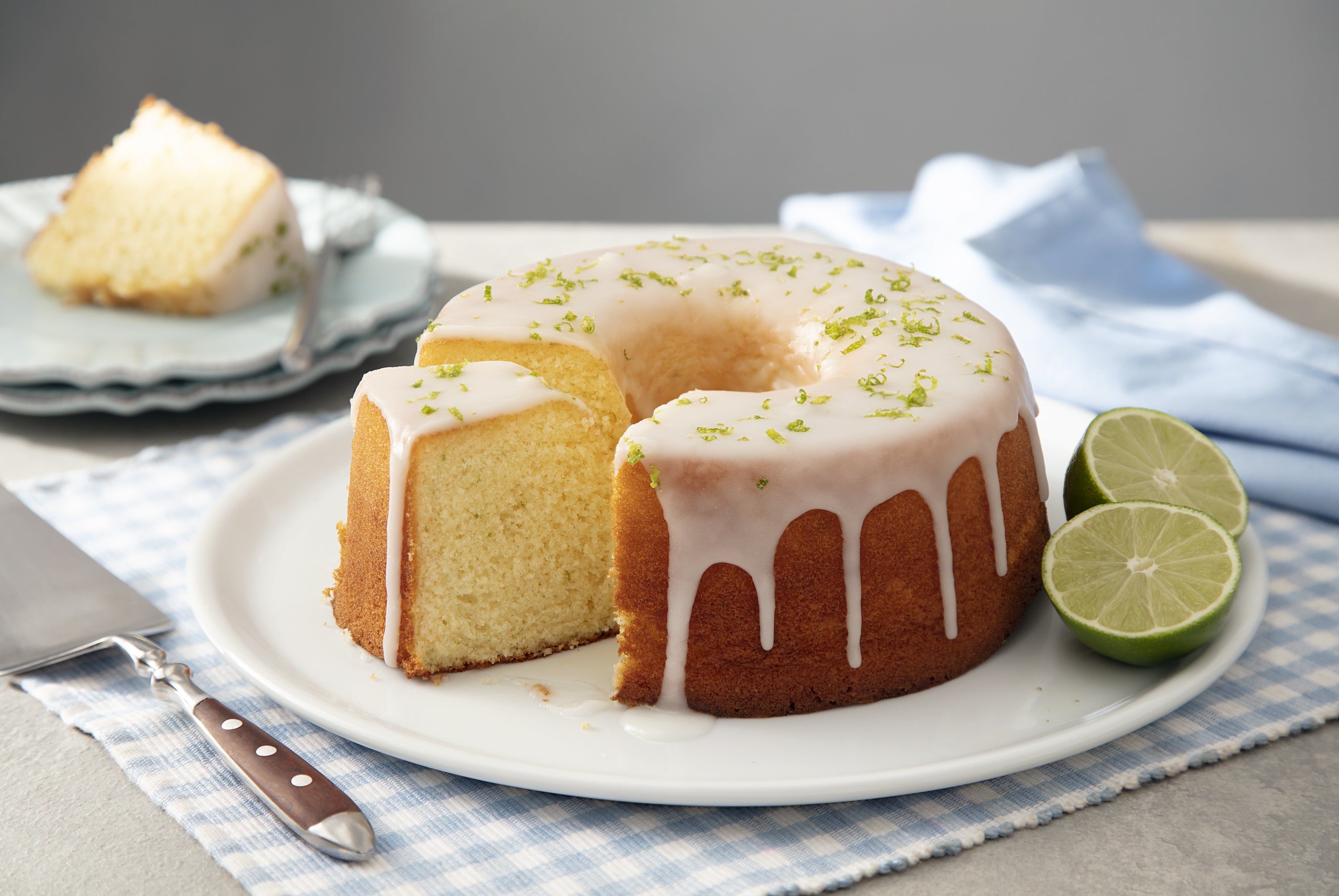 Bolo de limão com suco em pó fácil e rápido ninguém resiste a essa