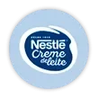 Um círculo azul claro com outro círculo azul em tom escuro com o logotipo de Creme de Leite Nestlé na cor branco.