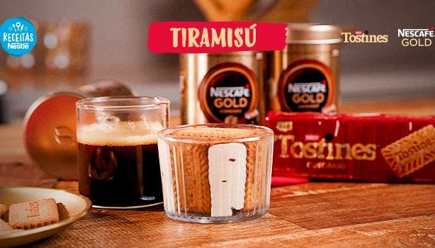 Fotografia de tiramisú e ao lado o nome da receita e logos de marca.