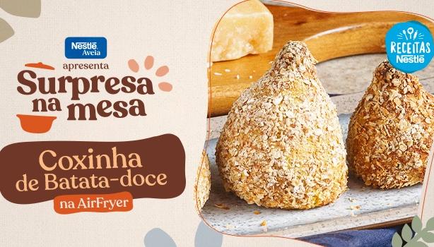 Imagem em tons claros com o título do programa COXINHA com a foto da receita e elementos de marca e cozinha