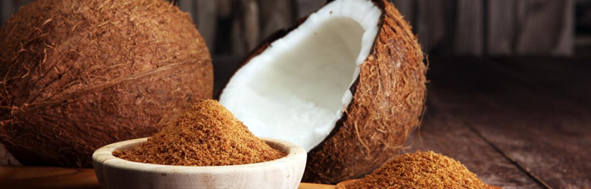 Açúcar de coco é saudável? Entenda os benefícios e dicas de consumo 