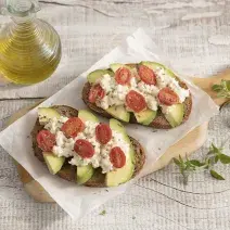 Avocado-toast-Pate-Ricota-receitas-nestle