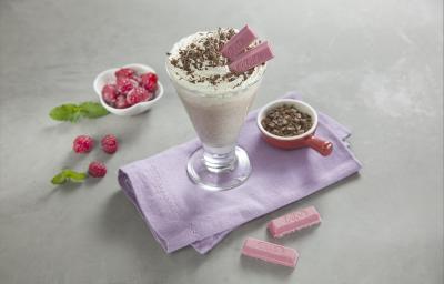 Milkshake-com-KitKat-Raspberry-Receitas-Nestlé