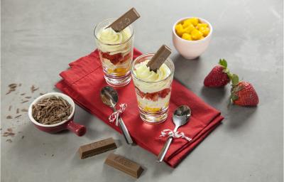 tacinha-de-frutas-com-kitkat-milk-Receitas-NESTLÉ