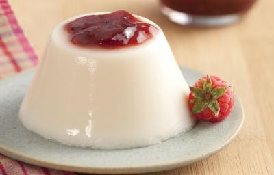 flan-iogurte-calda-geleia-frutas-vermelhas-receitas-nestle